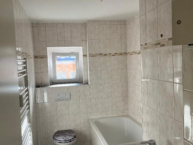 helle 3 Raum Wohnung in ruhiger Lage 2. OG links mit Balkon ab 01.12.2026