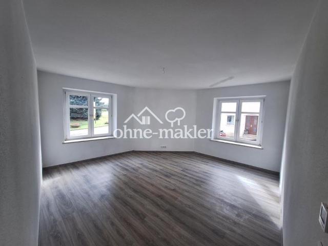 Helle 3 Raum Wohnung m. großem Tageslichtbad u. Ankleide in Zwickau Crossen
