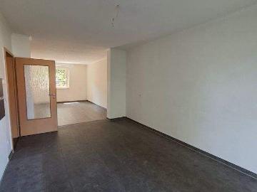 Helle 3 Raum Wohnung mit Balkon, Bad mit Dusche und Wanne ab sofort in Zwickau zu vermieten