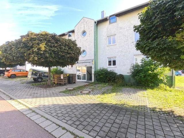 Helle 3 Raum Wohnung mit Balkon im Kabelsketal Ortsteil Schwoitsch