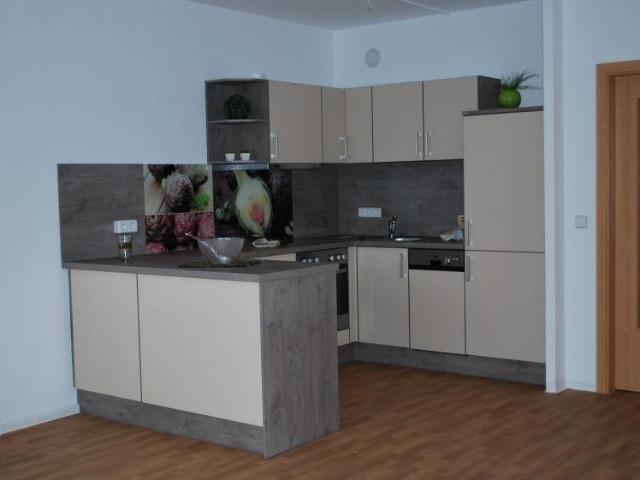 Helle 3 Raum Wohnung mit offener Einbauküche in Helbersdorf!