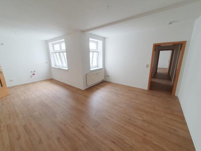 Helle 3 Raum Wohnung mit offener Küche – auch für eine Zweier WG geeignet