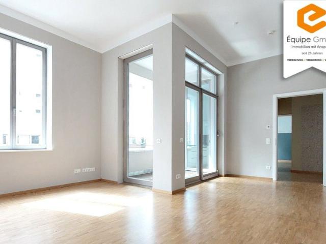 Helle 3 Rauwohnung mit Einbauküche und Loggia im Herzen von Dresden!