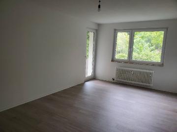 Helle 3 Zi. Whg. mit modernem Bad und Balkon