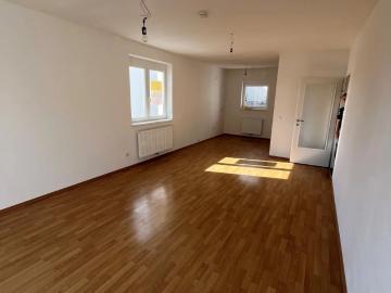 Helle 3 Zi Wohnung in Pöchlarn mit Balkon & 2 Garagen – 80m², förderbar, 1.016€ Miete