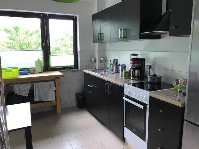 helle 3 Zi Wohnung mit Balkon