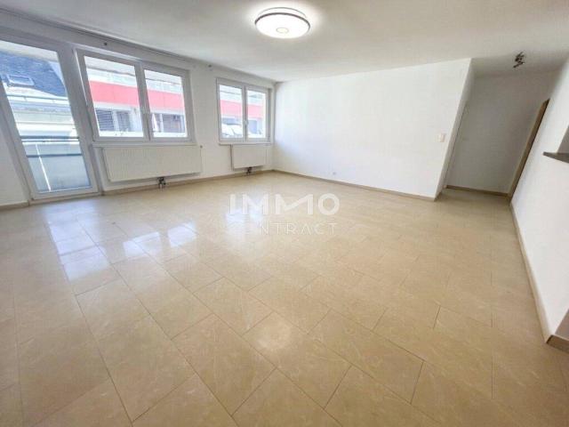 Helle 3 Zi Wohnung mit Balkon! WG geeignet, Top Ausstattung! Heizkosten bereits inkludiert!