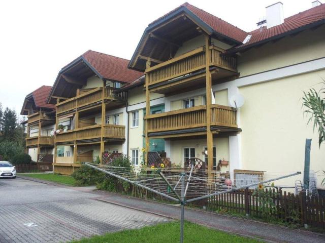 Helle 3 Zi Wohnung mit Balkon & Stellplatz in Hofkirchen – 80m²