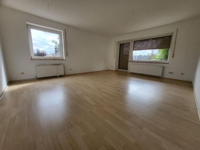 Helle 3 Zi. Wohnung mit großen Balkon, EBK und Stellplatz in Itzum