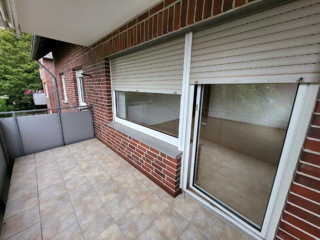 Helle 3 Zi. Wohnung mit großen Balkon, EBK und Stellplatz in Itzum