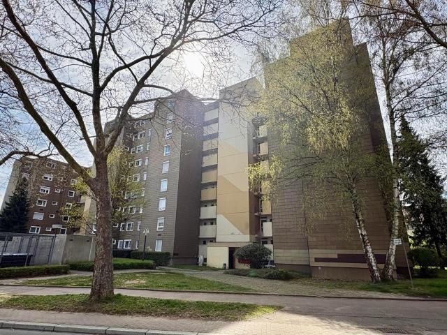 Helle 3 Zi. Wohnung mit zwei Balkonen und Aufzug