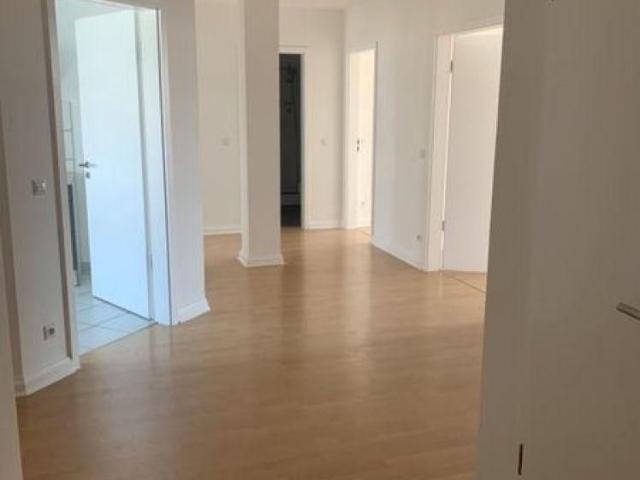 helle 3 Zimmer Whg*Wannenbad* tolle EBK* Lindenau* 4.OG* G WC*Aufzug* SP anmietbar