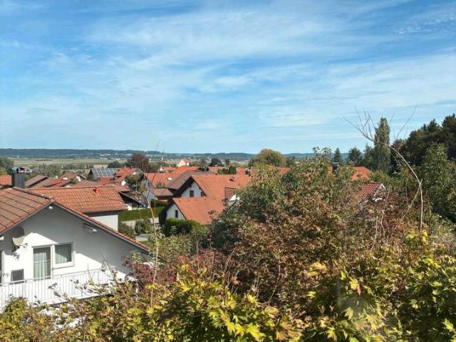 Helle 3 Zimmer Whg mit Balkon und TG
