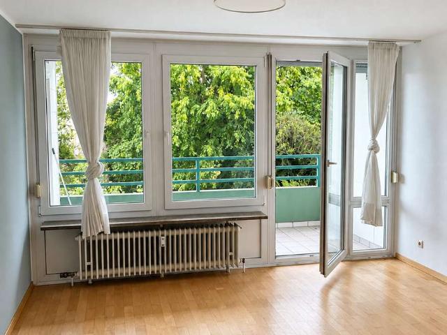 Helle 3 Zimmer Wohnung mit 78 m², Einbauküche und Balkon in Ostfildern Nellingen