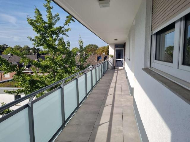 Helle 3 Zimmer Wohnung mit 2 Bädern, Aufzug, Balkon & Tiefgarage in zentraler Lage von Neuss