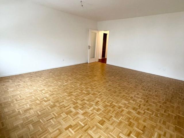 Helle 3 Zimmer Wohnung mit 3 Balkon in Basel – sofort verfügbar!