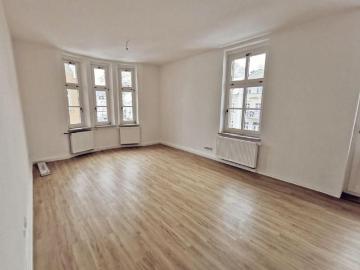 Helle 3 Zimmer Wohnung mit 3 Balkonen in zentraler Lage