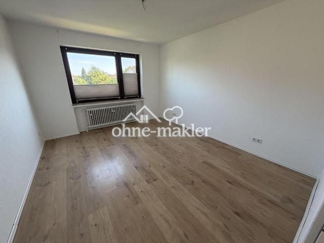 Helle 3 Zimmer Wohnung mit Wanne und Süd Balkon in ruhiger Lage – frisch renoviert