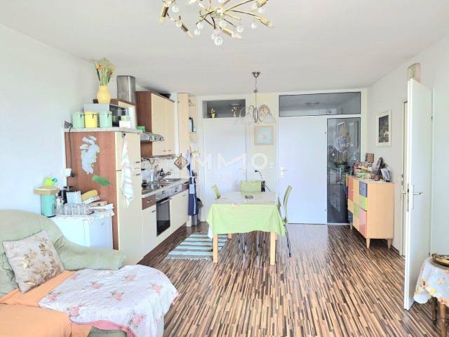 Helle 3 Zimmer Wohnung mit wunderschönem Blick und Loggia
