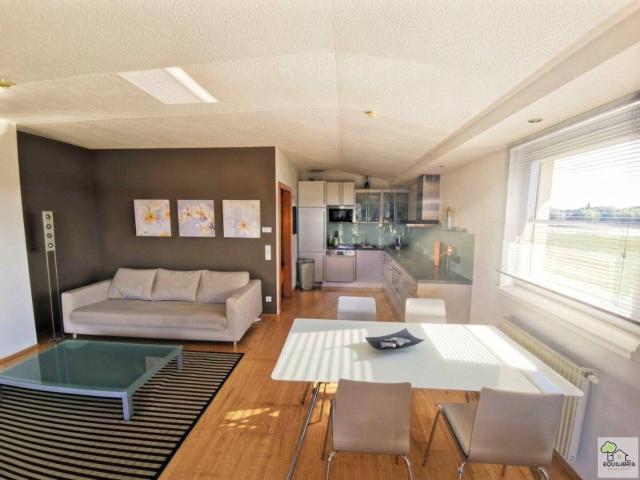 HELLE 3 ZIMMER WOHNUNG MIT ZWEI BALKONEN UND SCHÖNEM GRÜNBLICK inkl. GARAGE