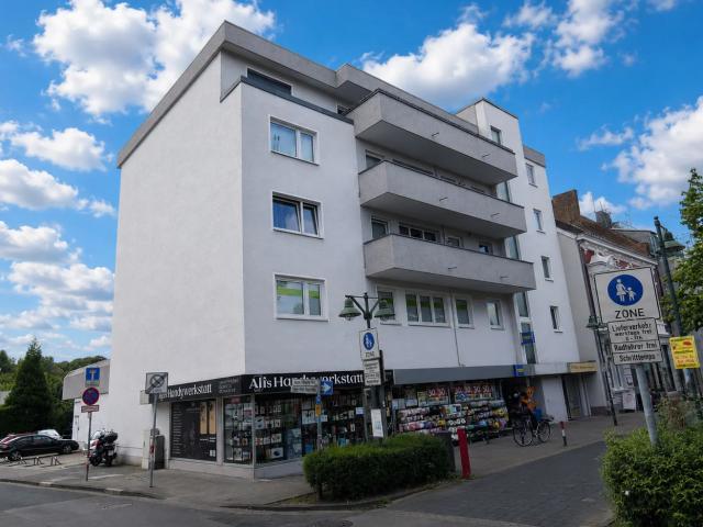 Helle 3 Zimmer Wohnung mit Aufzug und Balkon direkt im Zentrum von Schlebusch!