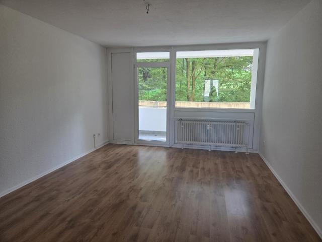 Helle 3 Zimmer Wohnung mit Balkon