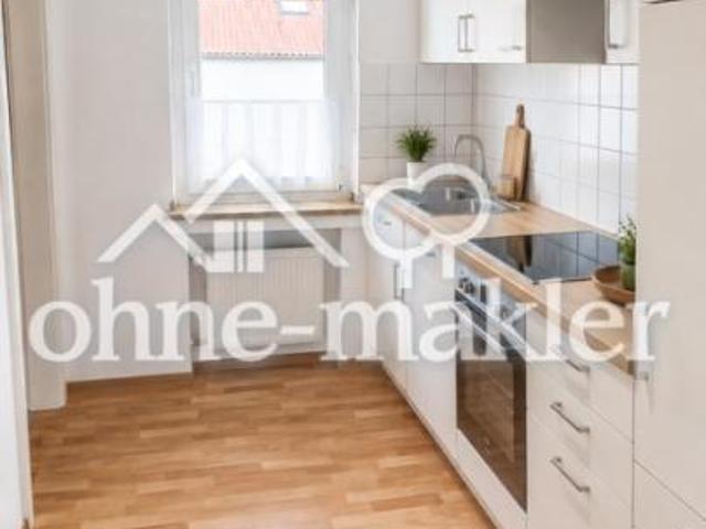 Helle 3 Zimmer Wohnung mit Balkon