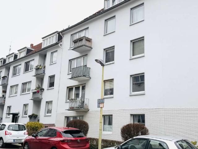 Helle 3 Zimmer Wohnung mit Balkon!