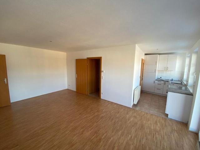 Helle 3 Zimmer Wohnung mit Balkon