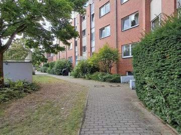Helle 3 Zimmer Wohnung mit Balkon