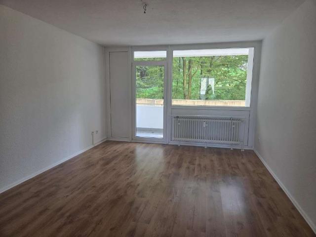 Helle 3 Zimmer Wohnung mit Balkon