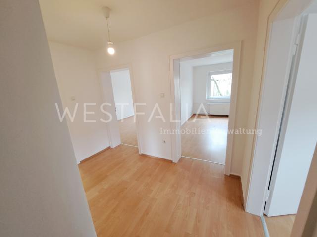 Helle 3 Zimmer Wohnung mit Balkon