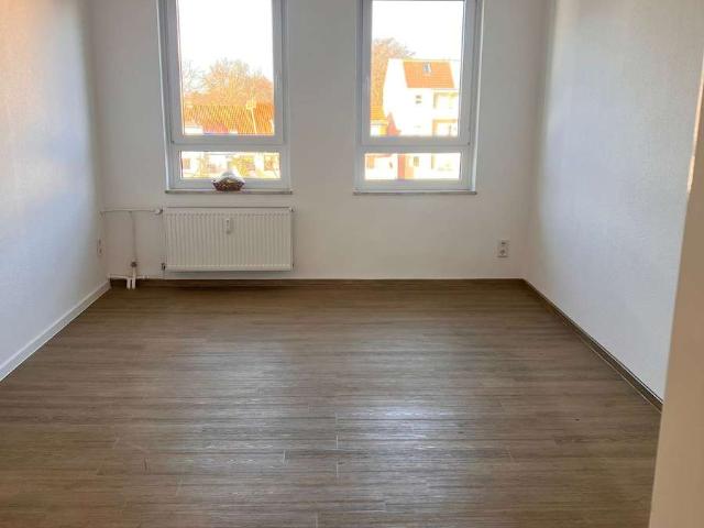 Helle 3 Zimmer Wohnung mit Balkon