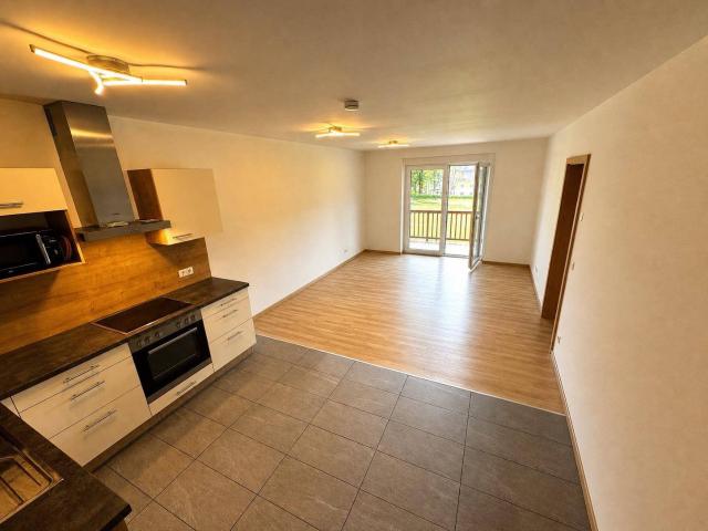 Helle 3 Zimmer Wohnung mit Balkon