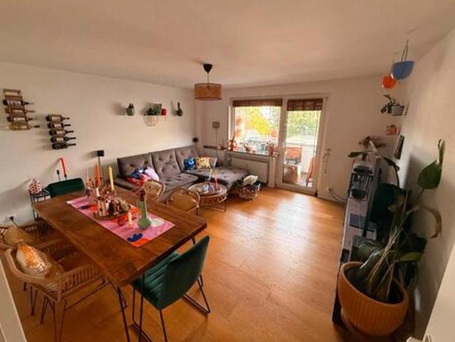 Helle 3 Zimmer Wohnung mit Balkon – 88 m² – Nachmieter*in gesuch