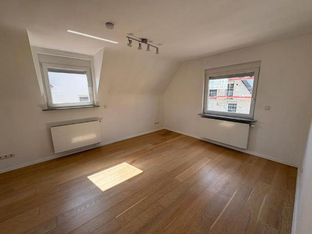 Helle 3 Zimmer Wohnung mit Balkon, Garten & Garage in ruhiger Lage Stuttgart Mühlhausen