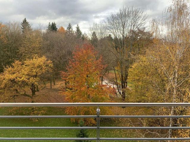 Helle 3 Zimmer Wohnung mit Balkon, Einbauküche und TG Stellplatz in München Fürstenried