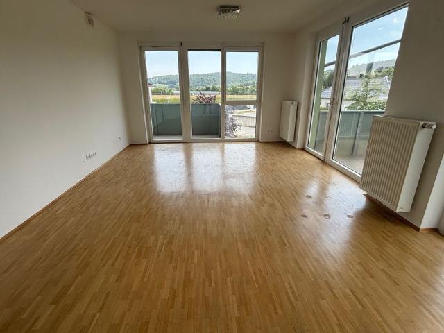 Helle 3 Zimmer Wohnung mit Balkon, Küche & Carportparkplatz