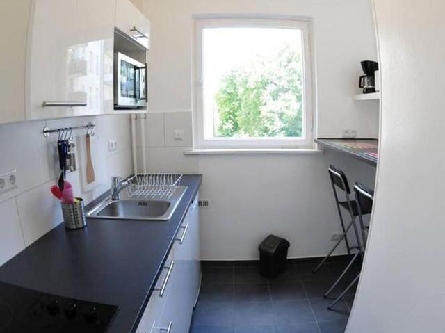 Helle 3 Zimmer Wohnung mit Balkon in Berlin Wilmersdorf, möbliert