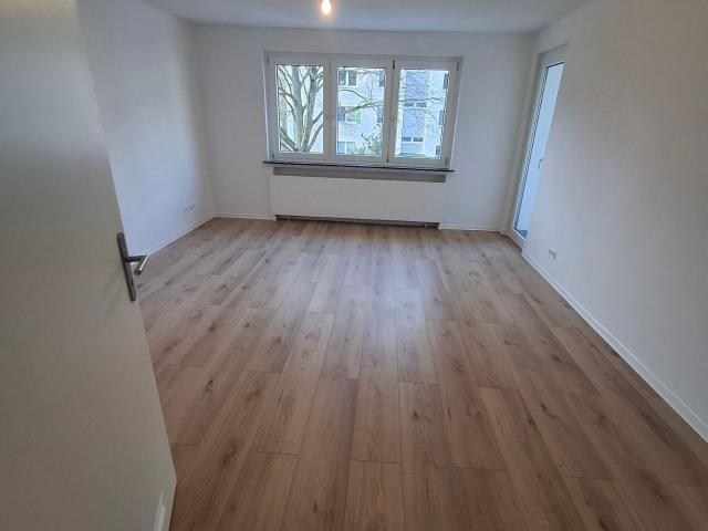 Hochwertig geschnittene 3 Zimmer Wohnung mit Balkon in Garbsen Marienwerderstraße