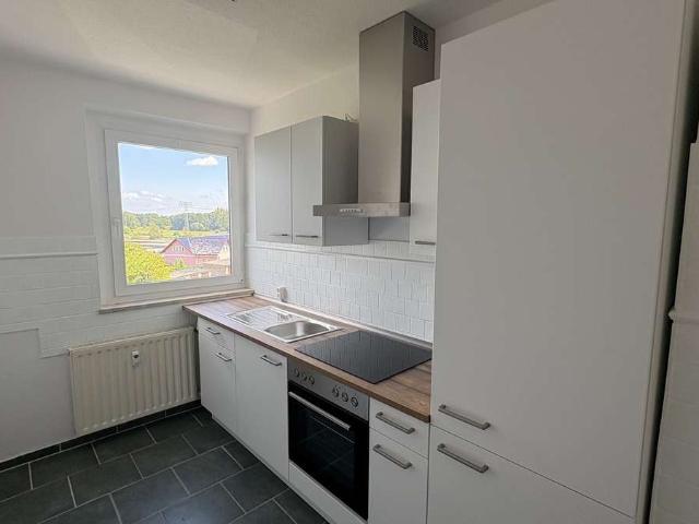 Helle 3 Zimmer Wohnung mit Balkon in zentraler Lage