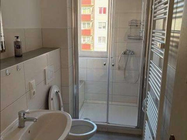 Helle 3 Zimmer Wohnung mit Balkon in zentraler Lage