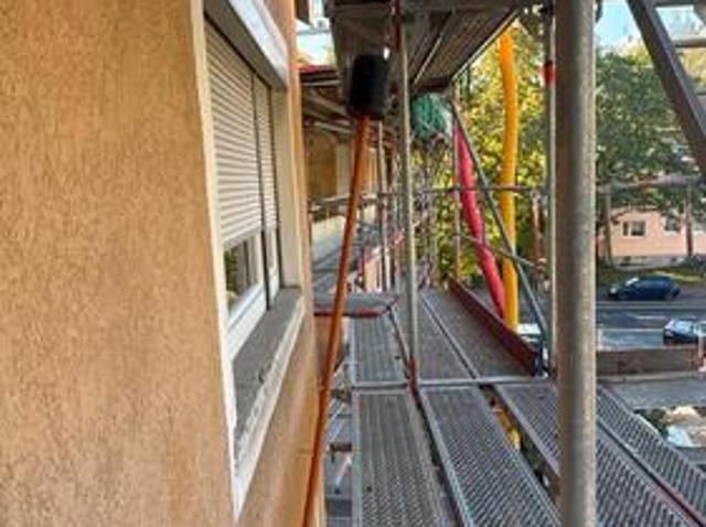 Helle 3 Zimmer Wohnung mit Balkon nach Außenmodernisierung FFM