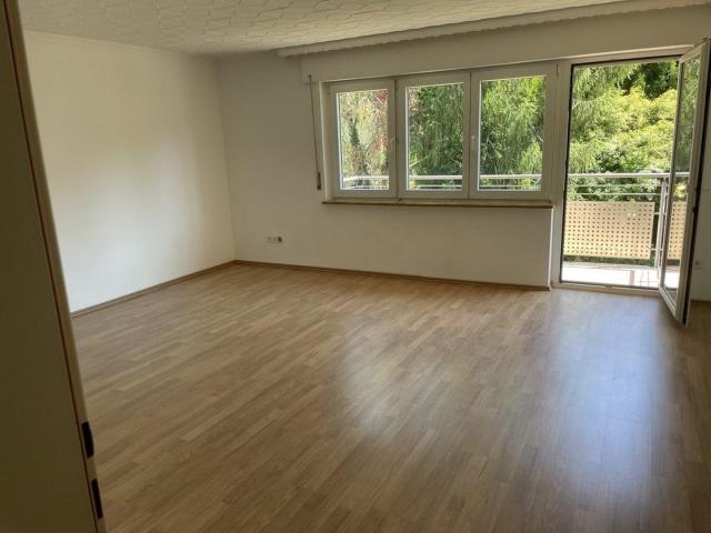 Helle 3 Zimmer Wohnung mit Balkon & Stellplatz in Karlsruhe Wolfartsweier