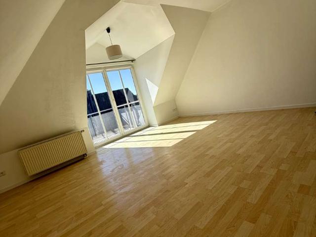 Helle 3 Zimmer Wohnung mit Balkon Top Lage Stadtmitte in Neuburg an der Donau