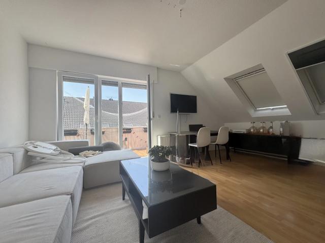 „Helle 3 Zimmer Wohnung mit Balkon & TG Stellplatz in ruhiger Wohnlage“