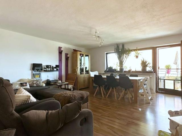 Helle 3 Zimmer Wohnung mit Balkon, Tiefgarage & moderner Wärmepumpe