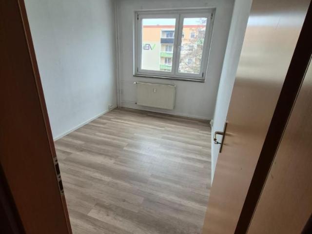 Helle 3 Zimmer Wohnung mit Balkon und moderner Einbauküche
