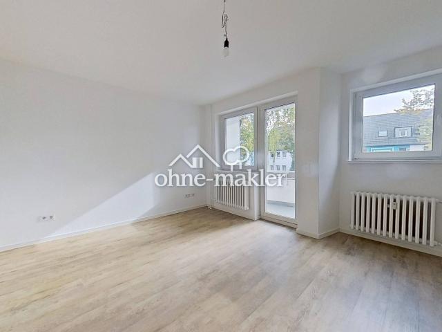 Helle 3 Zimmer Wohnung mit BALKON und BADEWANNE