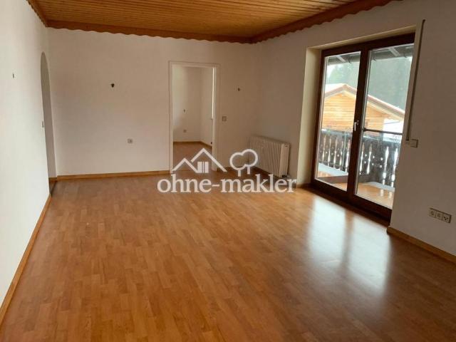 Helle 3 Zimmer Wohnung mit Balkon und Bergblick